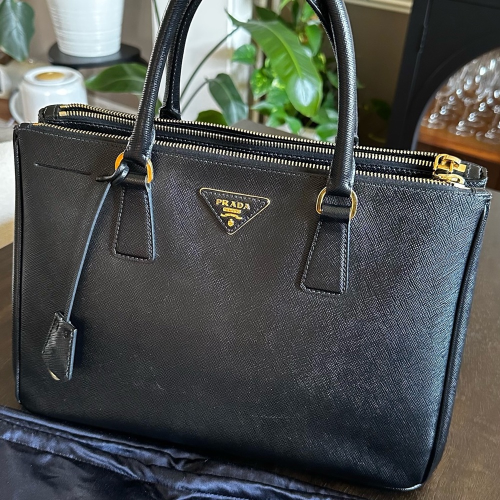 Prada Galleria Black Bag (Medium) with Gold Hardware